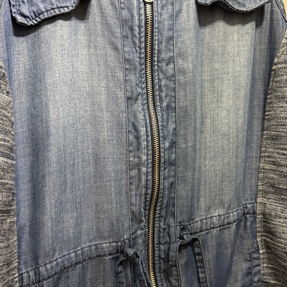 Hooded Vest with Zipper Zenergy by chicos 2 - Picture 4 of 13